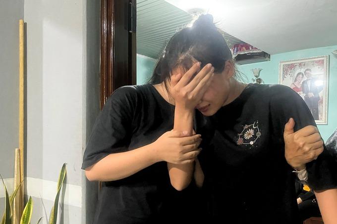 Vụ sạt lở làm 2 vợ chồng bị vùi lấp ở Đà Lạt: Cha già đón con về trong mưa-3