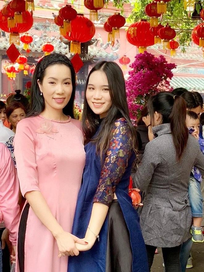 Con gái đại gia ngành nhựa có mẹ Á hậu, tuổi 21 chân dài như sếu, sở hữu nét đẹp lấn át mẹ-7