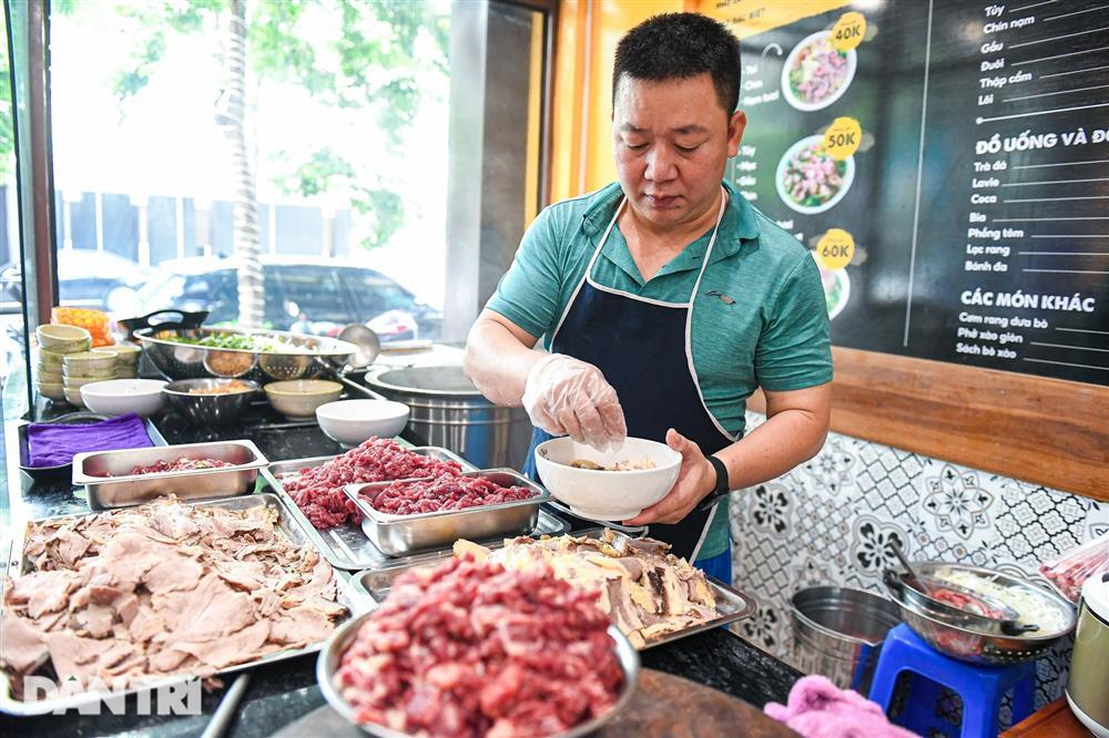 Quán phở bao cấp ở Hà Nội, tặng kèm cơm nguội khiến khách nhớ tuổi thơ-1