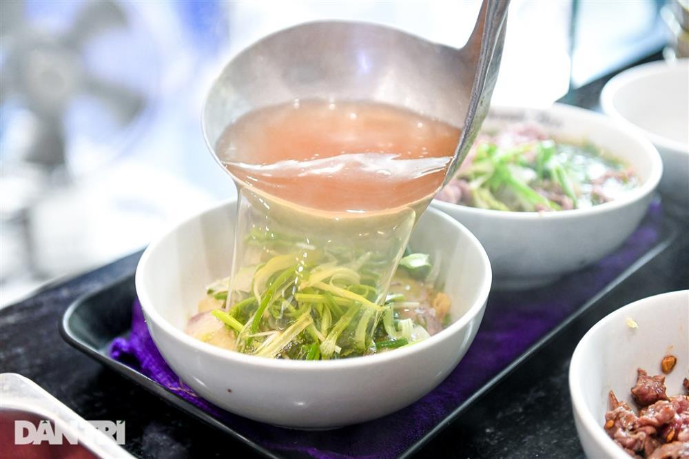 Quán phở bao cấp ở Hà Nội, tặng kèm cơm nguội khiến khách nhớ tuổi thơ-5