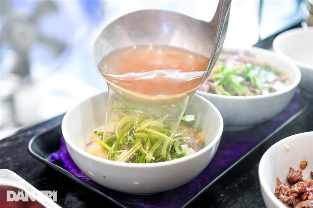 Quán phở bao cấp ở Hà Nội, tặng kèm cơm nguội khiến khách nhớ tuổi thơ-5