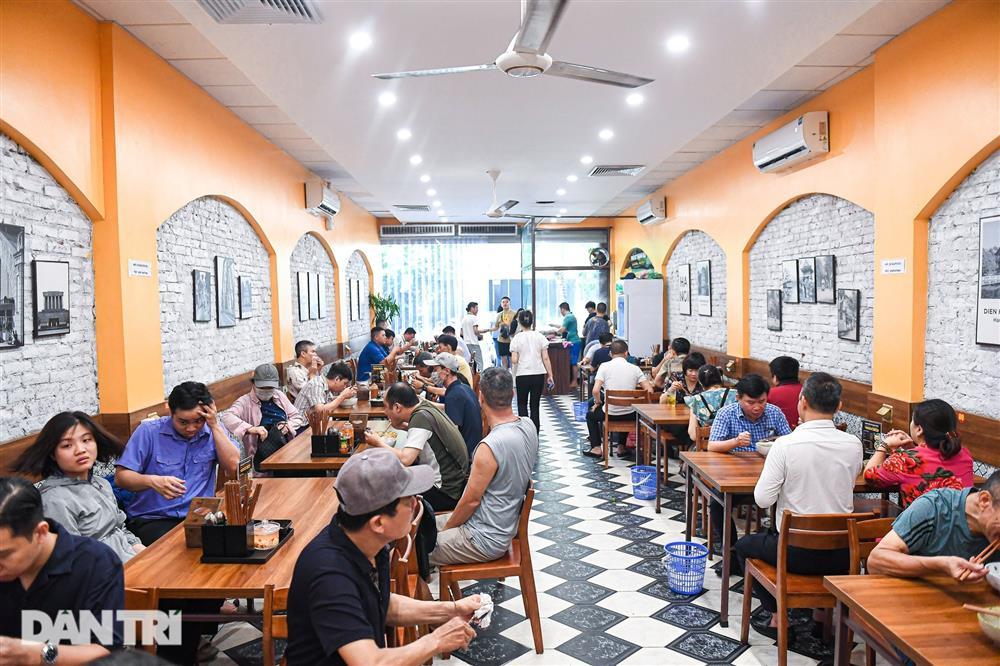 Quán phở bao cấp ở Hà Nội, tặng kèm cơm nguội khiến khách nhớ tuổi thơ-9