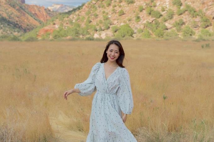 Hot girl 9X có cuộc sống sang chảnh, diện đồ ngày càng táo bạo-7