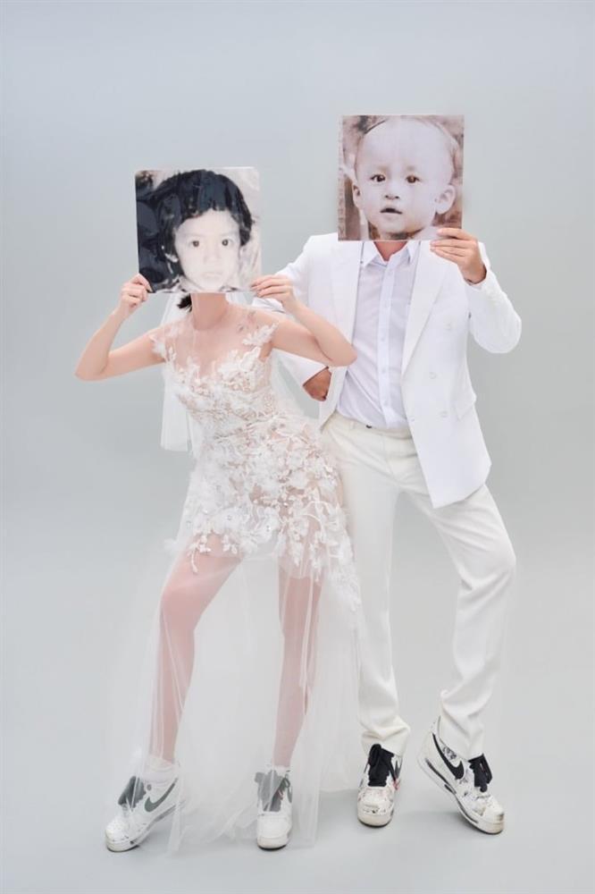 Vợ chồng Thu Trang - Tiến Luật chụp ảnh cưới cùng quý tử điển trai-7