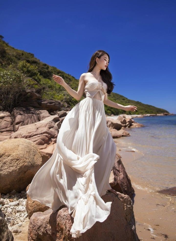 Top 3 Miss World Vietnam 2022 khoe dáng nóng bỏng với bikini-5