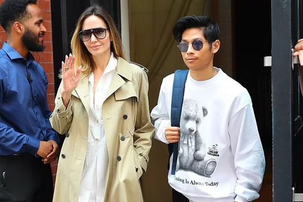 Báo đen Naomi Campbell có con thứ hai ở tuổi 53-5