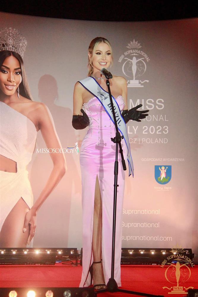 Váy dạ hội sến sẩm ở Hoa hậu Siêu quốc gia-10