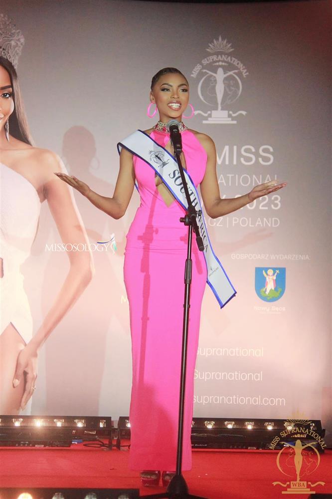 Váy dạ hội sến sẩm ở Hoa hậu Siêu quốc gia-6