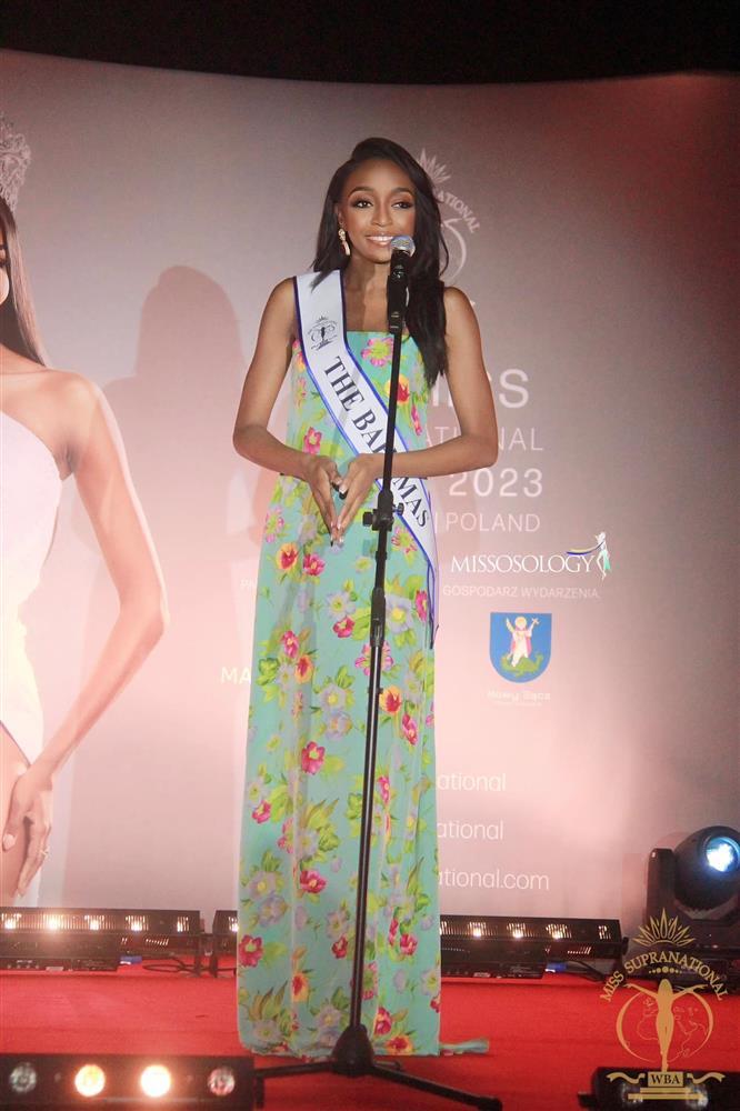 Váy dạ hội sến sẩm ở Hoa hậu Siêu quốc gia-7