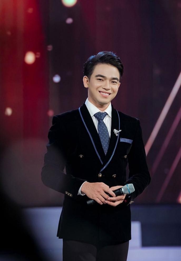 Én bạc Hải Triều kể về chuyện tình trong quyển sách đầu tay-1