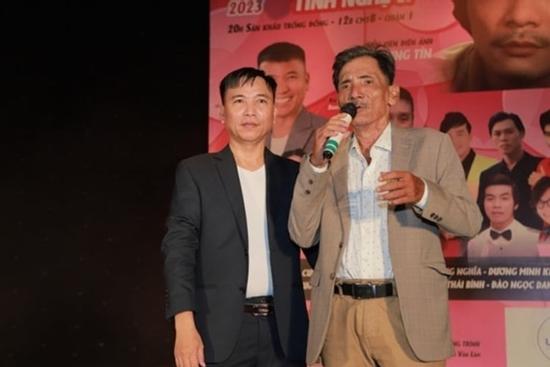 Thương Tín bức xúc khi được khán giả tặng hàng chục triệu đồng nhưng không được giữ lại