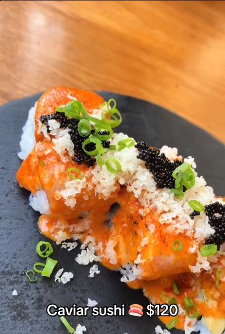 Vén màn cuộc sống của giới siêu giàu Dubai, tiêu tới 370 triệu trong 24h-4