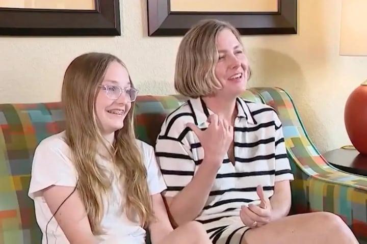 Bé gái thoát chết sau 2 lần bị cá mập tấn công với gần trăm vết cắn-1