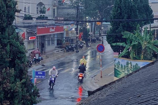 Miền Bắc bước vào đợt nắng nóng dài nhất từ đầu năm-2