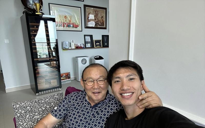 Văn Hậu thăm cơ ngơi HLV Park, hé lộ thầy nhiều tiền: Hóa ra là nhà Shark Hưng tặng-2