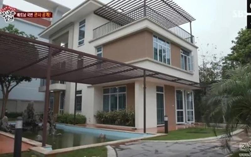 Văn Hậu thăm cơ ngơi HLV Park, hé lộ thầy nhiều tiền: Hóa ra là nhà Shark Hưng tặng-14