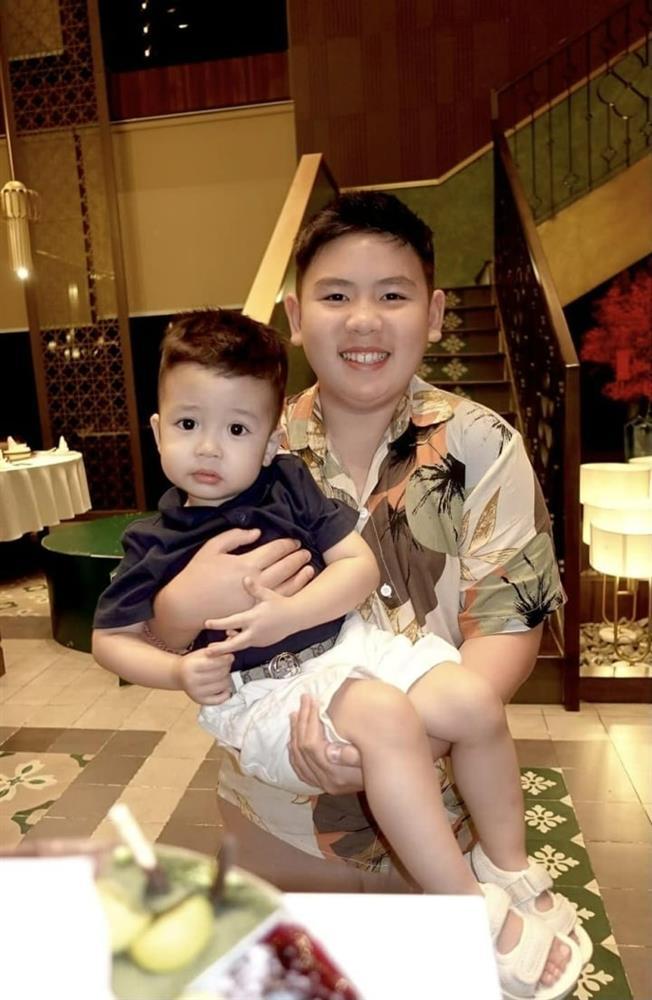 Bằng Kiều cùng vợ cũ tổ chức tiệc sinh nhật cho con trai-2