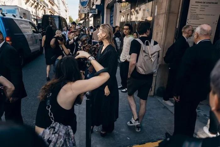 Dùng tóc để make up, Quỳnh Anh Shyn lên thẳng The New York Times-7