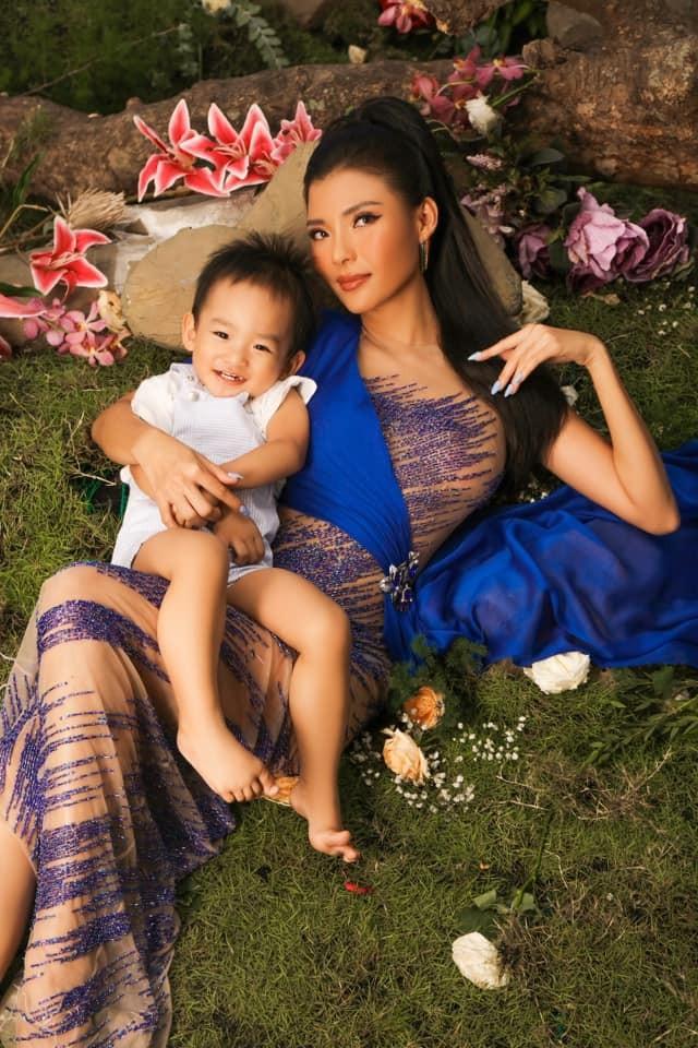 Mỹ nhân Sài Thành U40 tập tư thế dốc ngược giữ đường cong, chồng ghen ra mặt khi thấy ảnh bikini-3