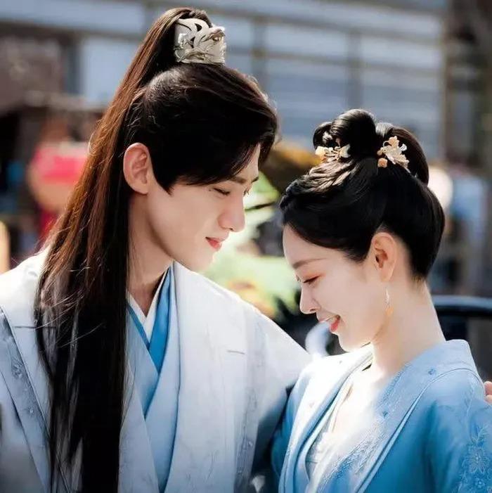 Cặp đôi màn ảnh bị fan ép phải công khai hẹn hò thật ngoài đời-6