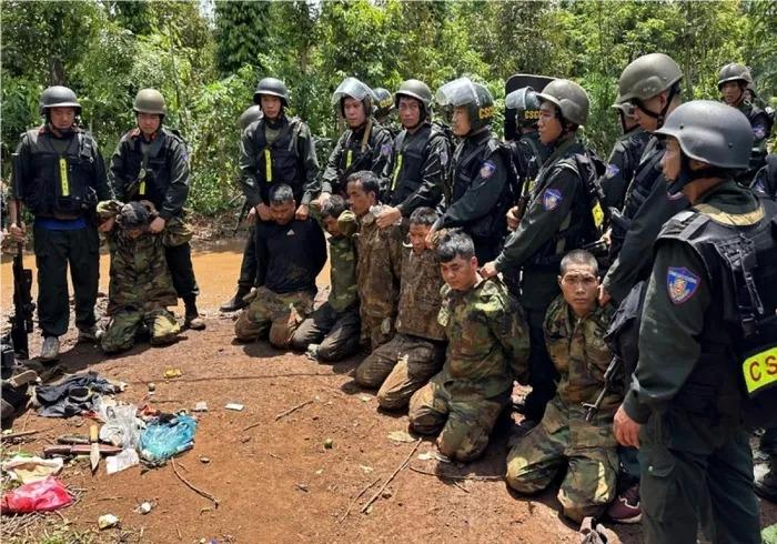 Truy nã đặc biệt 5 đối tượng liên quan đến vụ khủng bố tại huyện Cư Kuin-2