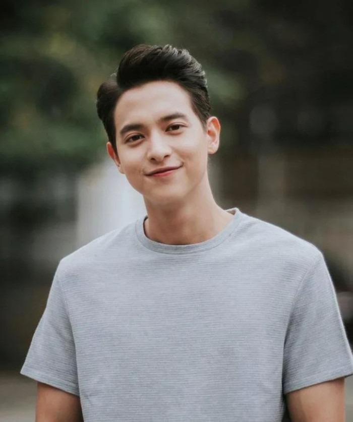 Hoàng tử nụ cười James Jirayu cạo trọc đi tu báo hiếu, bạn gái và 2 tình màn ảnh đến ủng hộ-7