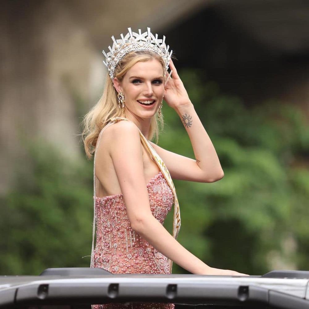 Hoa hậu Chuyển giới Quốc tế 2023 bị miệt thị ngoại hình, gia đình ruồng bỏ-8