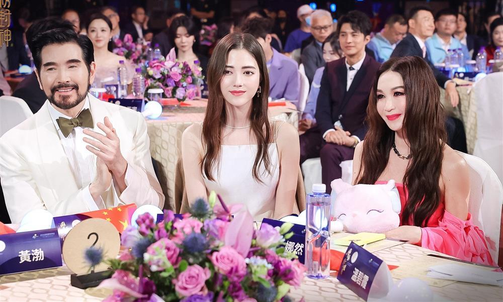 Nhan sắc Đát Kỷ lai Tây đang gây tranh cãi-6