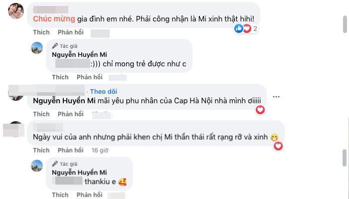 Văn Quyết 32 tuổi tốt nghiệp ĐH, vợ mặc cả cây đen chúc mừng thắp sáng khung hình-2