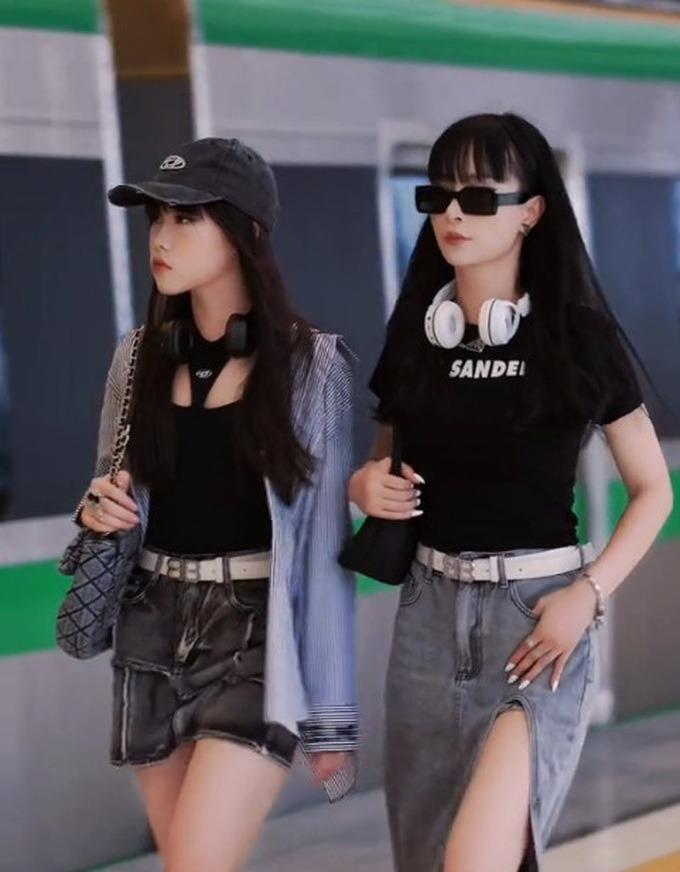 Con gái 14 tuổi và mẹ U40 ăn mặc sành điệu, trông như hai chị em-4