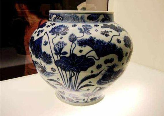 Công nhân cuốc đất thấy hơn 200 đồ vật, chuyên gia ước tính ít nhất 32.000 tỷ-3