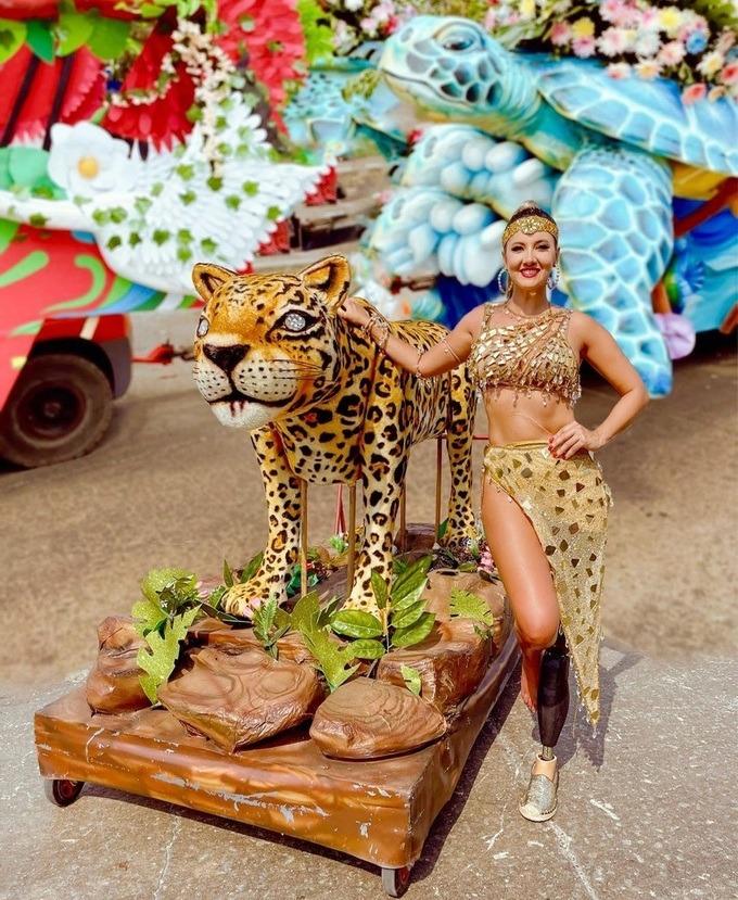 Câu chuyện truyền cảm hứng của hoa hậu xinh đẹp bị cưa một bên chân-14