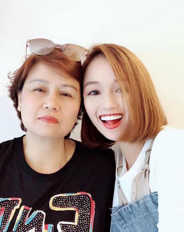 Thân thế của mẹ ruột nữ diễn viên giàu nhất miền Bắc: Hoa khôi trường Trưng Vương một thời, dạy con gái 1 điều rất khéo-5