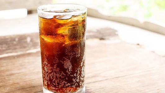 5 loại nước không nên uống nhiều khi nóng bức-1