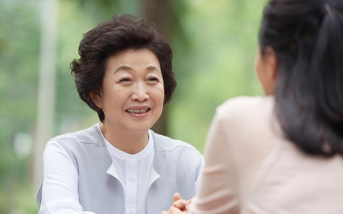 Nhìn hũ chùm ruột rim mà mẹ chồng đem đến, tôi đỏ hoe 2 mắt-1