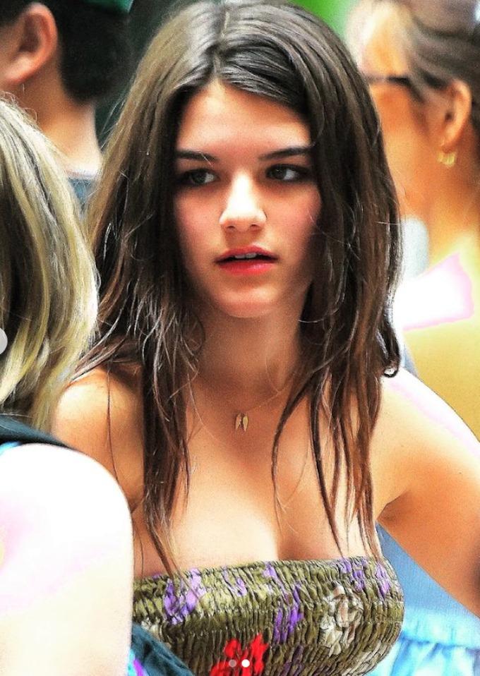 Suri Cruise - từ em bé sành điệu, nổi đình đám đến cô gái gợi cảm ở tuổi 17-9