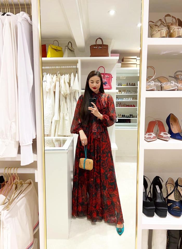 Phạm Hương khoe body thon gọn khi thực hiện tư thế yoga khó nhằn-3