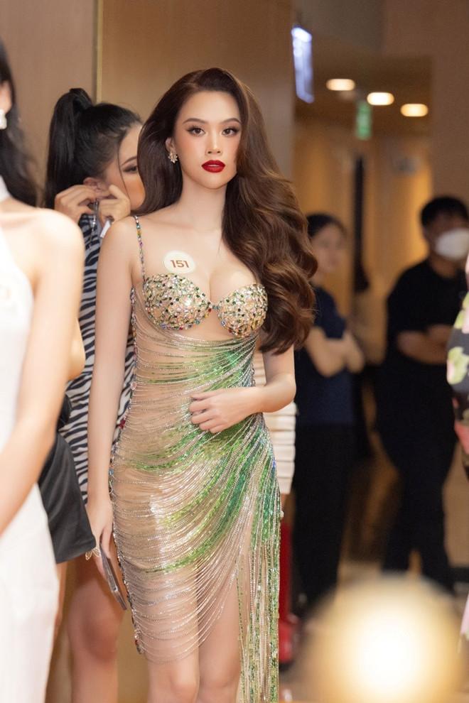 Thiên Ân sexy hết cỡ, Thuỳ Tiên đến trễ tại sơ khảo Miss Grand Vietnam 2023