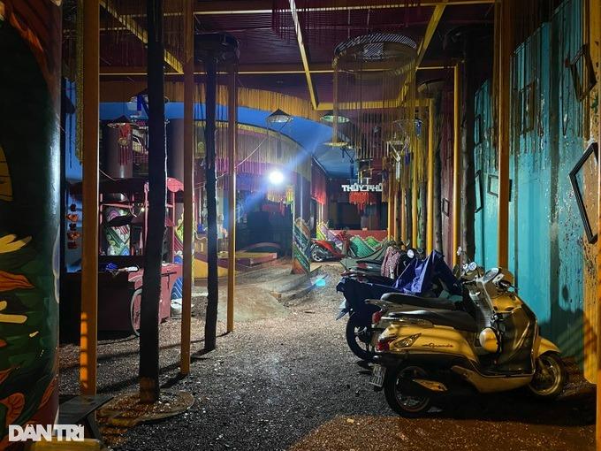 Cà phê Tứ Phủ đầu tư 15 tỷ đồng từng gây sốt bất ngờ thành… bãi giữ xe-3