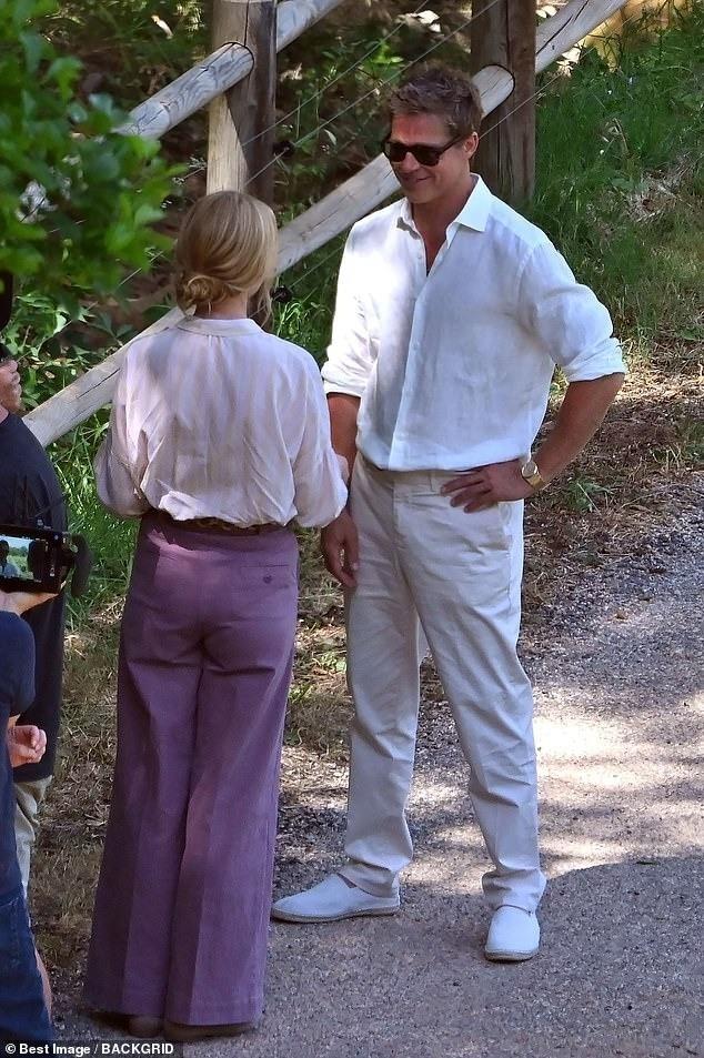 Brad Pitt gây sốt với ngoại hình như trẻ lại 20 tuổi-5