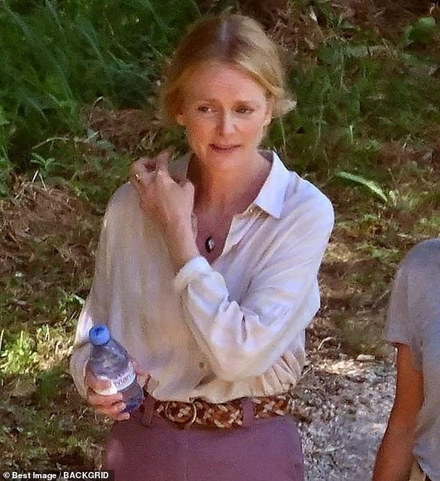 Brad Pitt gây sốt với ngoại hình như trẻ lại 20 tuổi-8