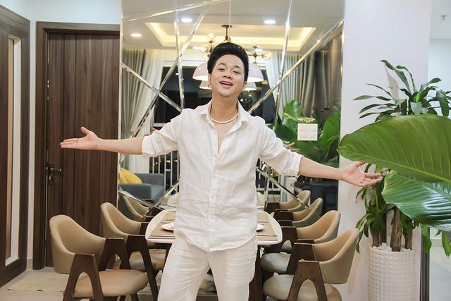 Lập di chúc ở tuổi 42 sau 4 lần chết hụt, Quách Tuấn Du sống trong căn hộ thế nào?-11