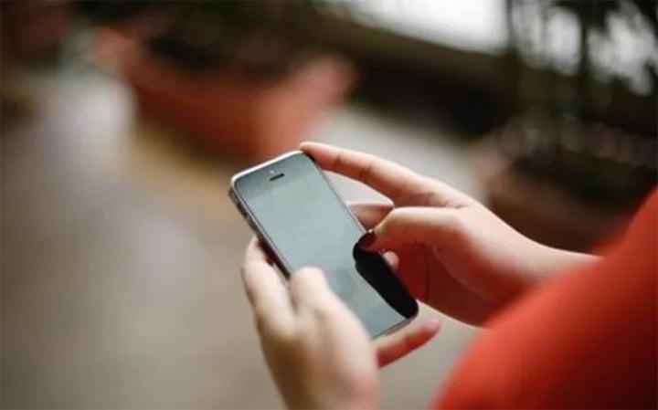 Đang tuần trăng mật, bị người yêu cũ tống tiền bằng clip nóng-1