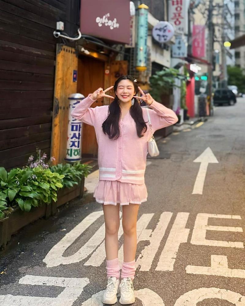 Lọ Lem nhà Quyền Linh khoe dáng đẹp khi du lịch cùng em gái-2