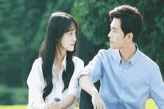 Bạn trai tính chuyện tương lai, tôi nghe xong 'xách dép' bỏ chạy