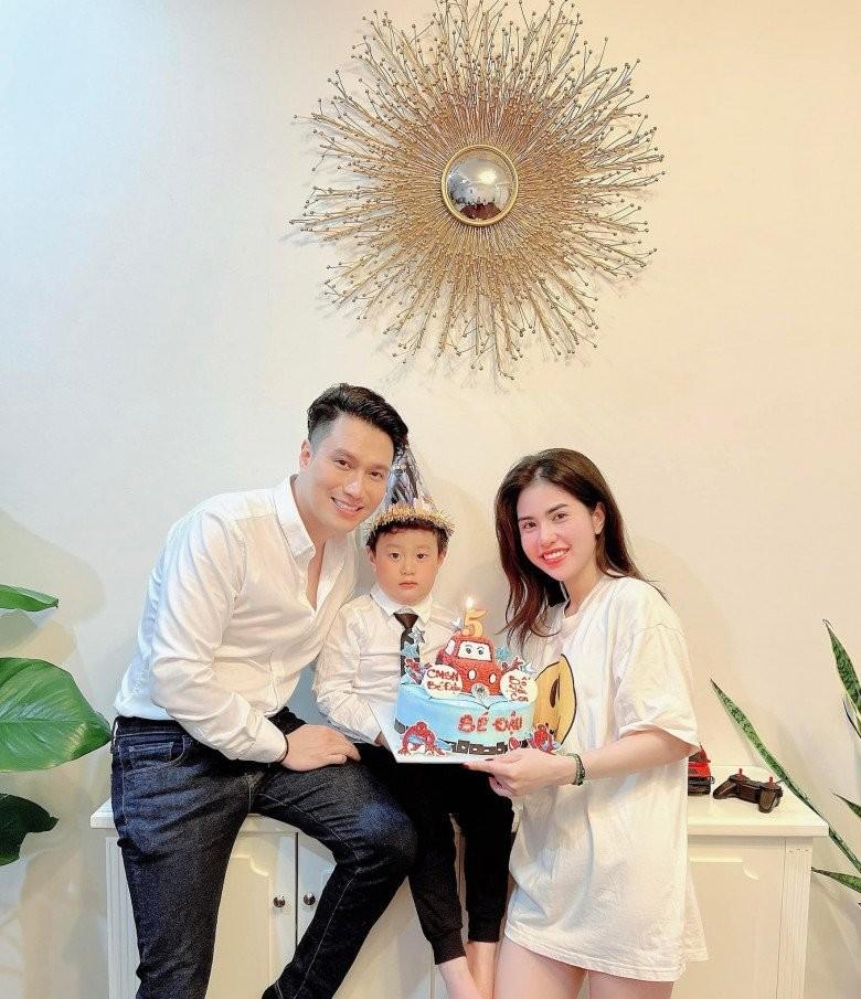 Vợ cũ Việt Anh U40 lão hóa ngược, khung xương hoàn mỹ, da nhẵn thín như gái đôi mươi-1