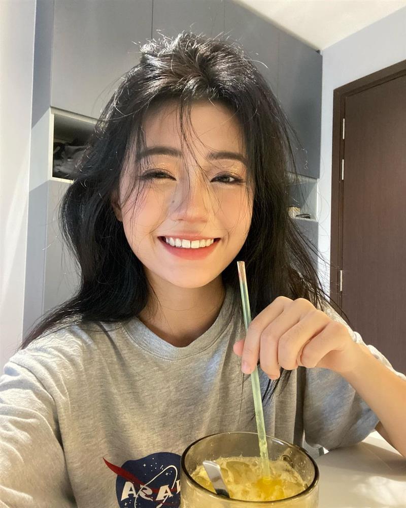 Vũ Thu Phương khoe cận mặt mộc con riêng của chồng-4