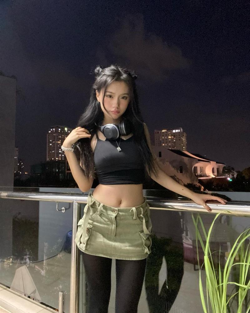 Vũ Thu Phương khoe cận mặt mộc con riêng của chồng-5