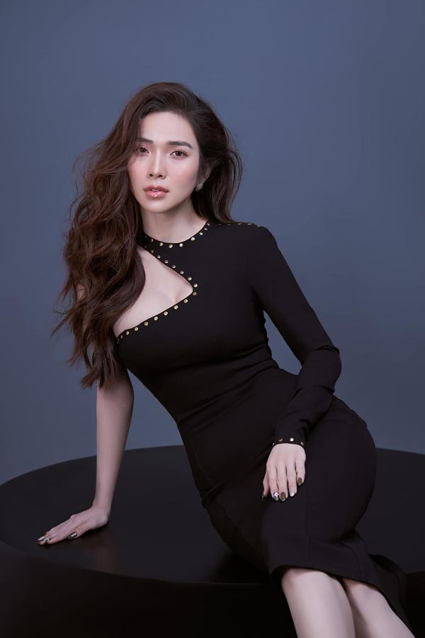 Vợ Ưng Hoàng Phúc sau 3 lần sinh nở: Eo phẳng lỳ nhờ mật ong và nghiện yoga-7