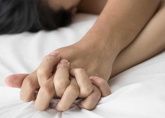 Chồng đột nhiên đi thắt ống dẫn tinh, vợ phát hiện bí mật không tưởng-1